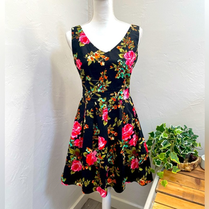 IXIA Mini‎ Floral Dress Fit & Flare Pleated Hem Sleeveless V-Neck Black Size L